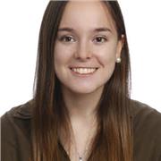 Profesora de apoyo escolar especializada en clases para niños en modalidad online o presencial